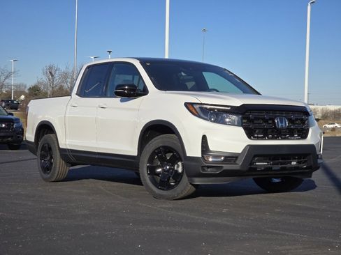 New 2026 Honda Ridgeline Black Edition image 2