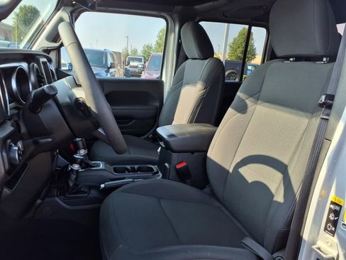 Certified 2023 Jeep Gladiator Sport image 11