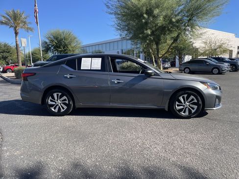 Used 2024 Nissan Altima 2.5 S image 6