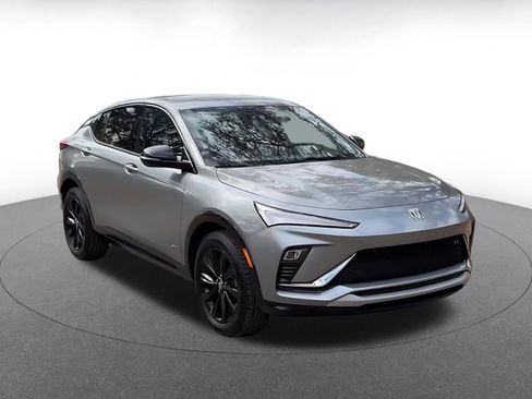 Used 2025 Buick Envista Sport Touring image 3