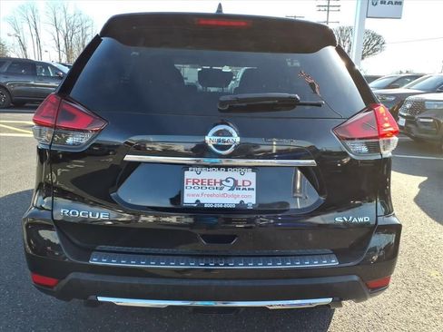 Used 2017 Nissan Rogue SV image 5