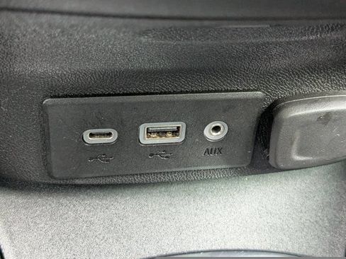 Used 2025 Chevrolet Malibu LT FWD image 19