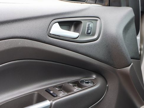 Used 2018 Ford Escape SE image 22