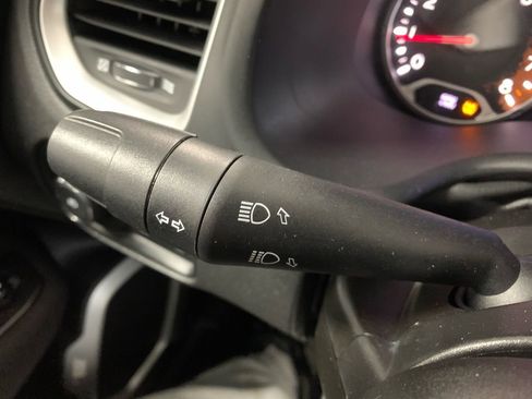 Used 2018 Jeep Renegade Latitude image 32