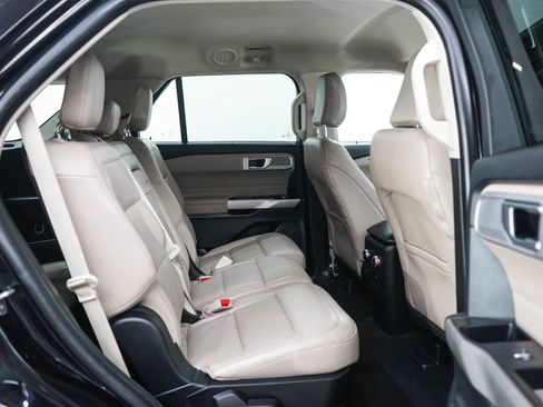 Used 2023 Ford Explorer Limited AWD/4WD image 12