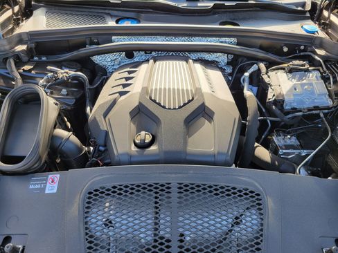 Used 2025 Porsche Macan image 35