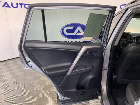 Used 2018 Toyota RAV4 LE image 30