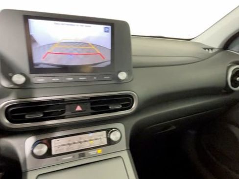 Used 2023 Hyundai Kona SE FWD image 32