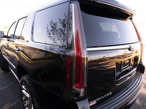 Used 2020 Cadillac Escalade Platinum image 36