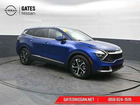 Used 2023 Kia Sportage EX image 4