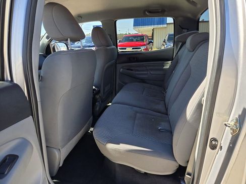 Used 2015 Toyota Tacoma PreRunner w/ SR5 Package image 13