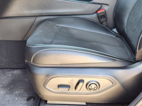 New 2025 Jeep Grand Cherokee L Laredo image 22