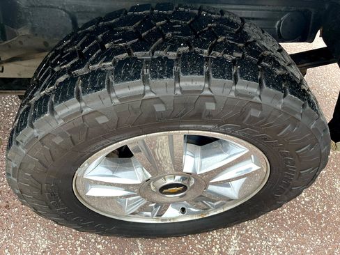 Used 2013 Chevrolet Silverado 1500 LTZ w/ LTZ White Diamond Edition image 9