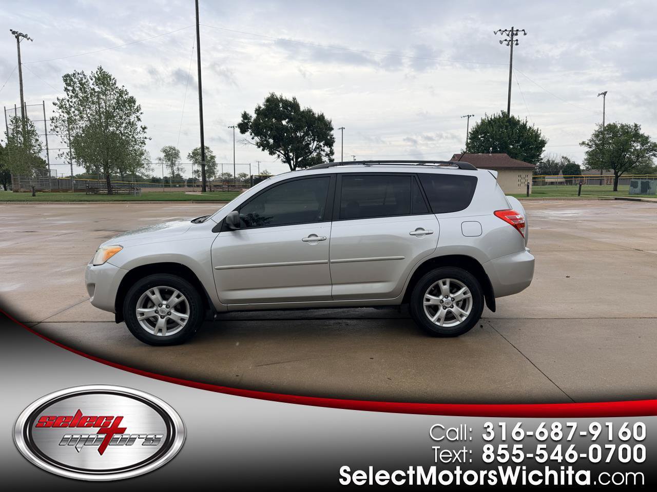 Used 2012 Toyota RAV4 FWD w/ Upgrade Value Pkg image 1