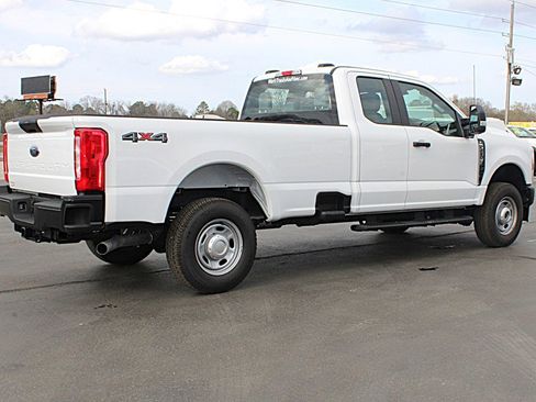Used 2025 Ford F250 XL image 4