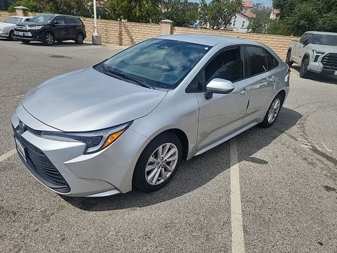 Used 2024 Toyota Corolla LE w/ LE Convenience Package FWD image 1