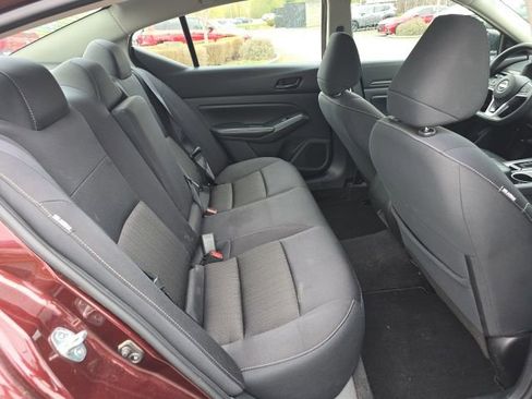 Used 2024 Nissan Altima 2.5 SV FWD image 10
