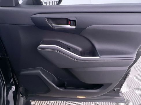 Used 2023 Toyota Highlander Bronze Edition image 33