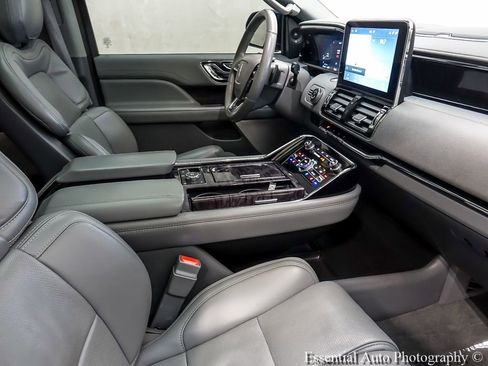 Used 2021 Lincoln Navigator L Reserve w/ Luxury Package AWD/4WD image 30