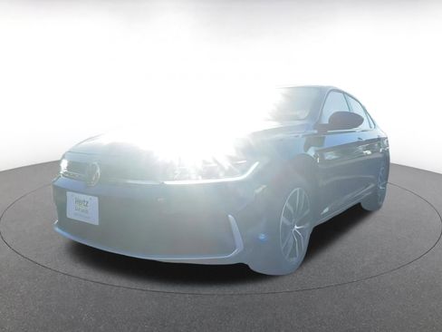 Used 2025 Volkswagen Jetta SE image 7