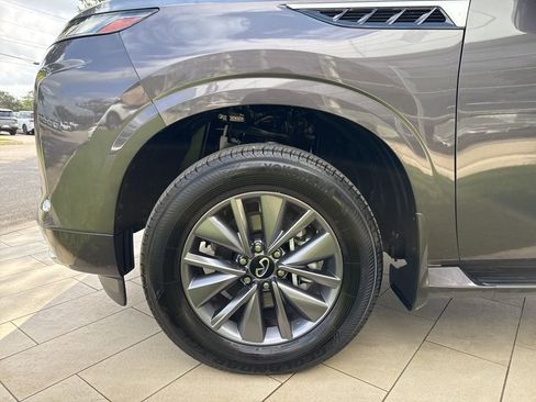 Certified 2026 INFINITI QX80 Pure AWD/4WD image 9