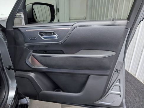 Used 2025 INFINITI QX80 Sensory AWD/4WD image 31