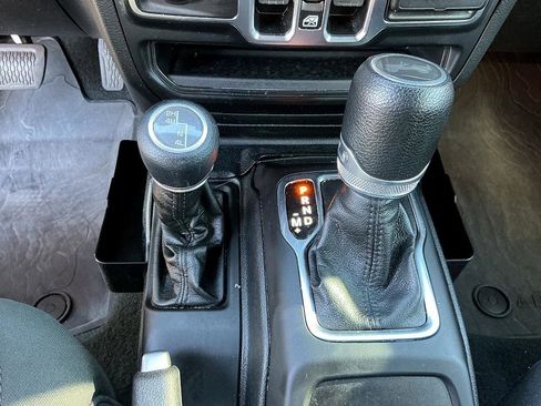 Used 2023 Jeep Wrangler Sport S image 20