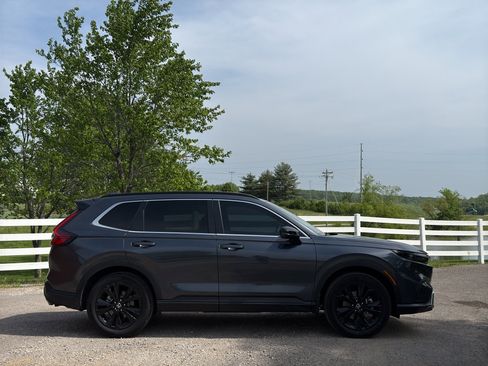 Used 2025 Honda CR-V Sport Touring image 2