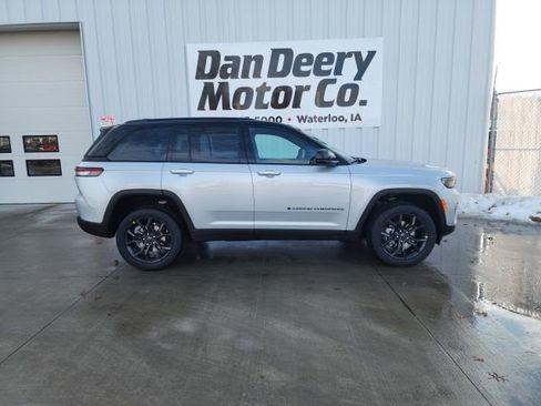 New 2025 Jeep Grand Cherokee Limited image 13