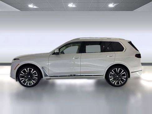 Used 2026 BMW X7 xDrive40i image 2
