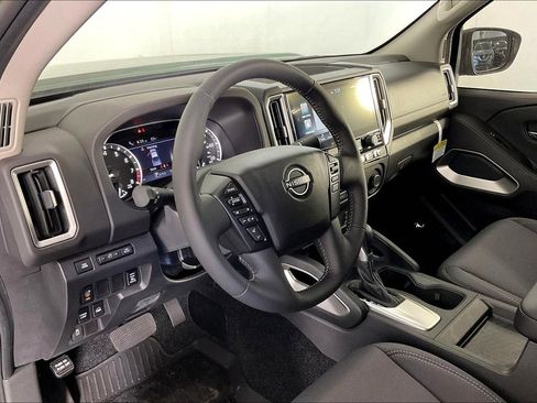 New 2025 Nissan Frontier SV w/ SV Convenience Package image 9