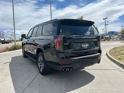 Used 2025 Chevrolet Suburban Z71 AWD/4WD image 5