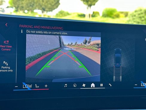 Used 2024 BMW i4 eDrive35 w/ Convenience Package image 25