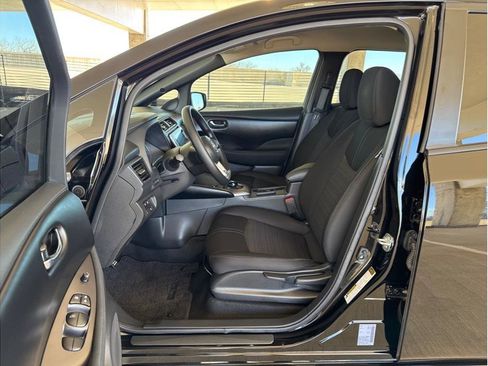 Used 2025 Nissan Leaf S image 10