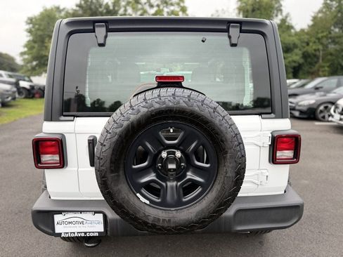 Used 2026 Jeep Wrangler Sport AWD/4WD image 4
