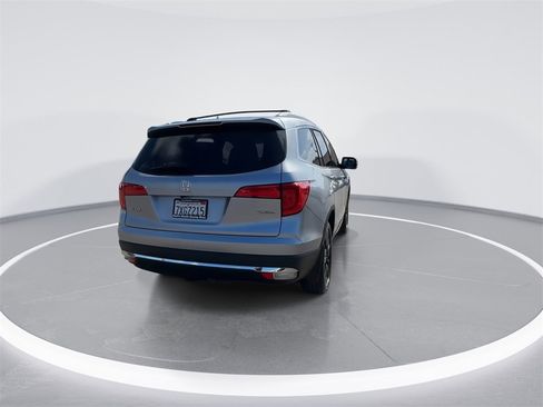 Used 2017 Honda Pilot Touring image 13