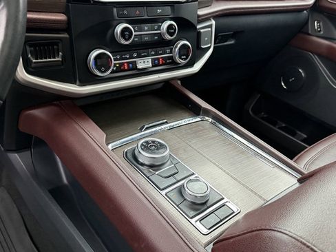 Used 2024 Ford Expedition Max Limited image 23