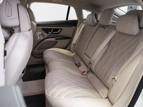 Used 2023 Mercedes-Benz EQS 580 4MATIC Sedan image 36