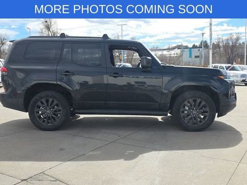 Used 2025 Lexus GX 550 w/ Accessory Package (2T) image 4