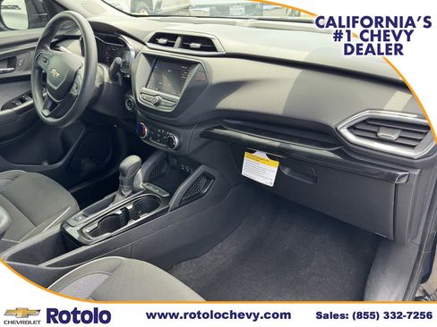 Used 2022 Chevrolet TrailBlazer LT w/ Driver Confidence Package FWD image 6