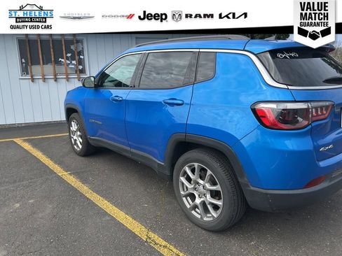 Used 2022 Jeep Compass Latitude w/ Sun and Sound Group AWD/4WD image 5