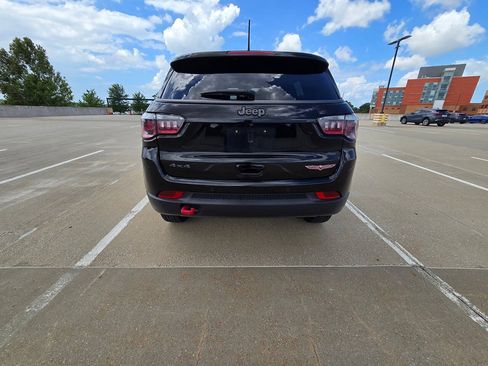 Used 2019 Jeep Compass Trailhawk w/ Cold Weather Group AWD/4WD image 7