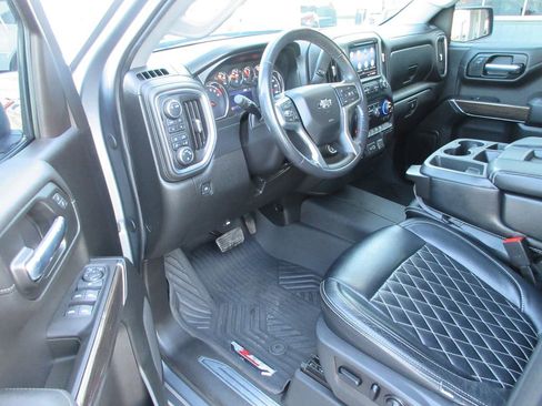 Certified 2021 Chevrolet Silverado 1500 RST image 17