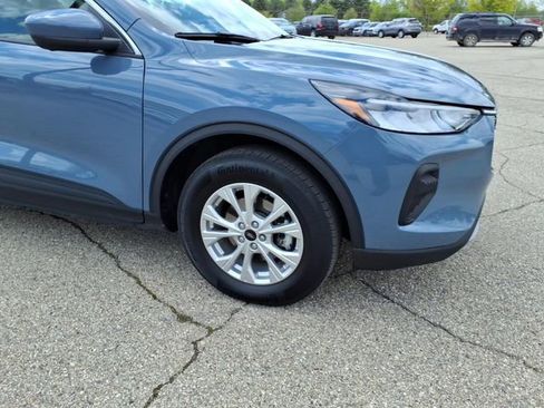 Used 2023 Ford Escape Active w/ Tech Pack #2 AWD/4WD image 4