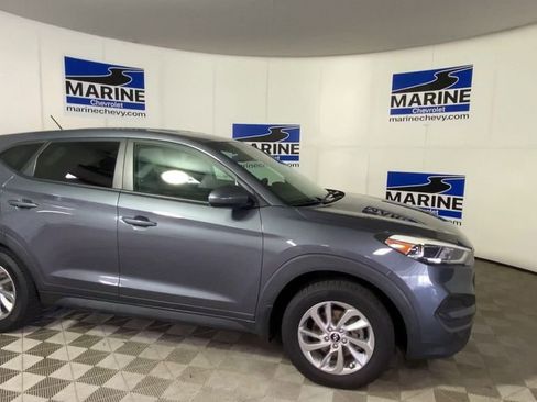 Used 2018 Hyundai Tucson SE AWD/4WD image 3