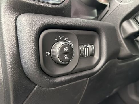 New 2026 RAM 2500 Laramie AWD/4WD image 16