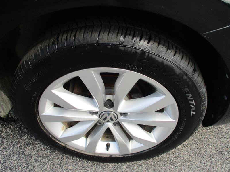 Used 2017 Volkswagen Beetle 1.8T FWD image 25