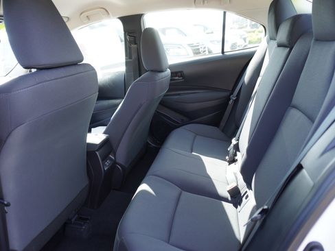 Used 2025 Toyota Corolla LE image 11