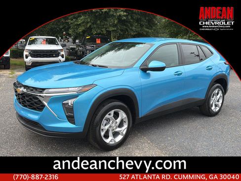 New 2026 Chevrolet Trax LS w/ LS Convenience Package FWD image 1