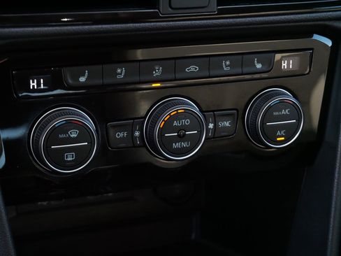 Certified 2024 Volkswagen Taos SEL image 23